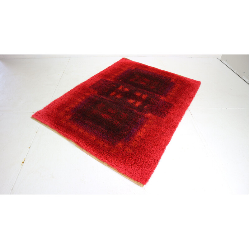 Vintage modernist red pile Rya rug by Desso, Netherlands 1970