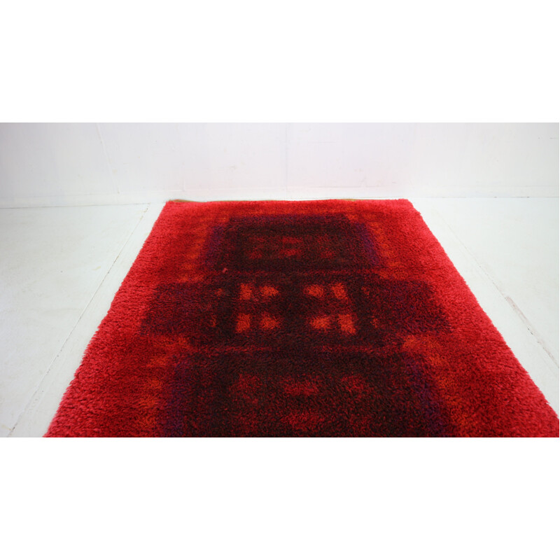 Vintage modernist red pile Rya rug by Desso, Netherlands 1970