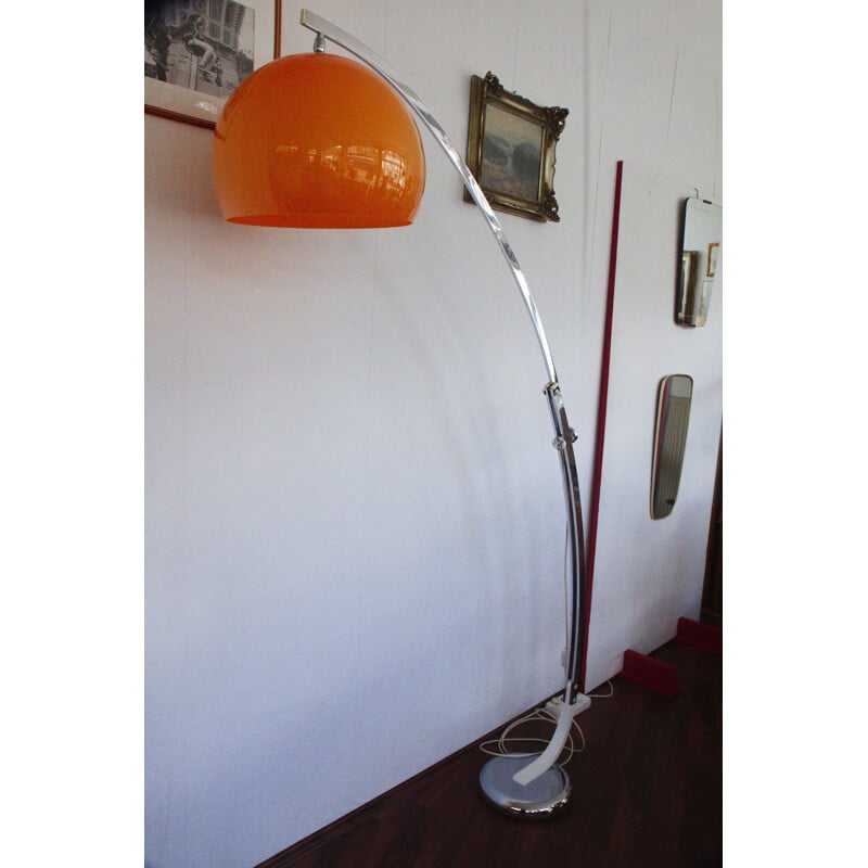 Lampadaire vintage en forme d'arc avec abat-jour orange, 1960