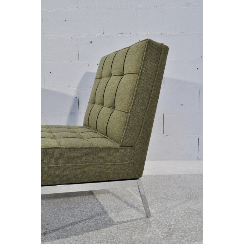 Paire de chauffeuses Knoll en tissu vert et acier chromé, Florence KNOLL - 1960