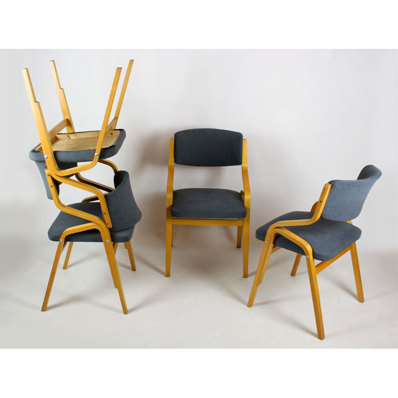 Conjunto de 4 cadeiras vintage de Drevopodnik Holesov, 1970