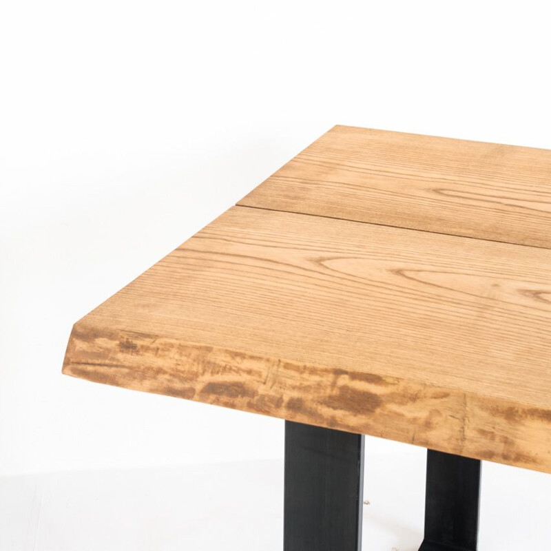 Mesa de comedor de madera maciza de fresno con patas de hierro tratadas