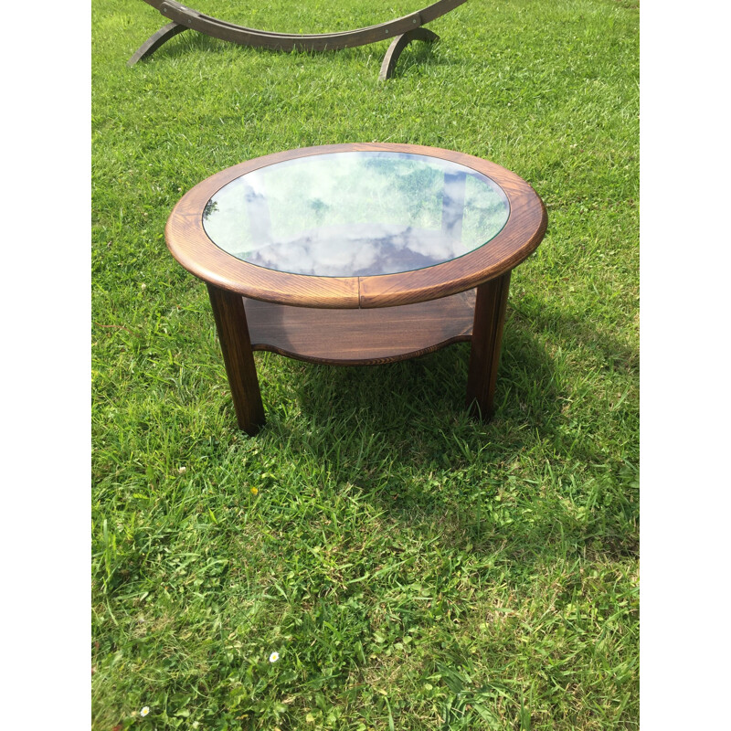 Vintage round coffee table for GPLAN, 1960