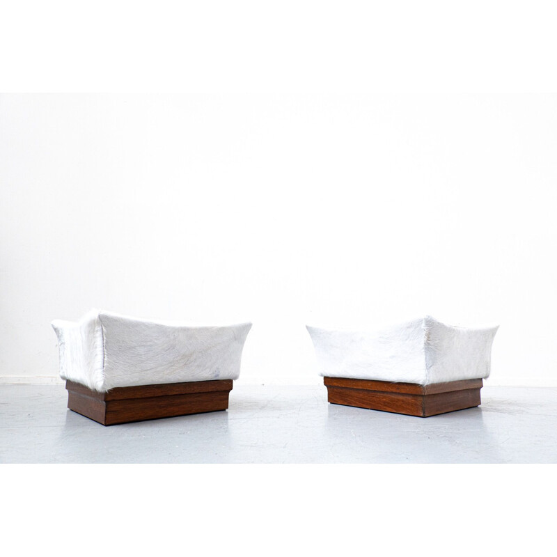 Pair of vintage white poufs in foal skin and wood