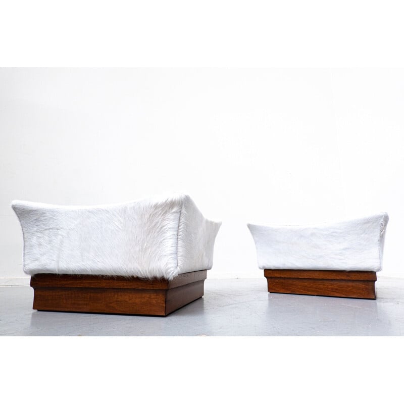 Pair of vintage white poufs in foal skin and wood