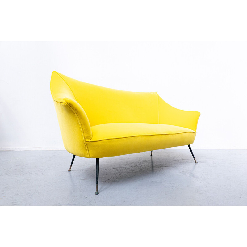 Par de sofás vintage em tecido amarelo, Itália 1960