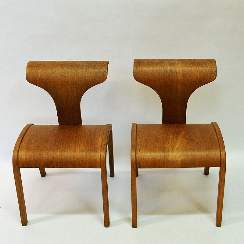 Scandinavian vintage pair of childrens wood chairs, 1950s