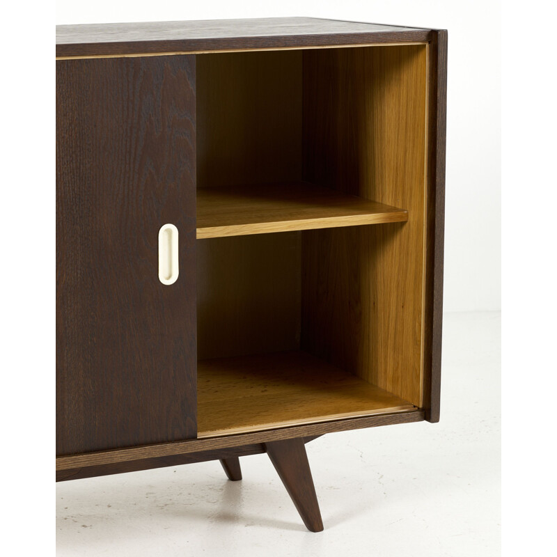 Vintage eiken dressoir U-452 van Jiří Jiroutek voor Interier Praha, Tsjecho-Slowakije 1960