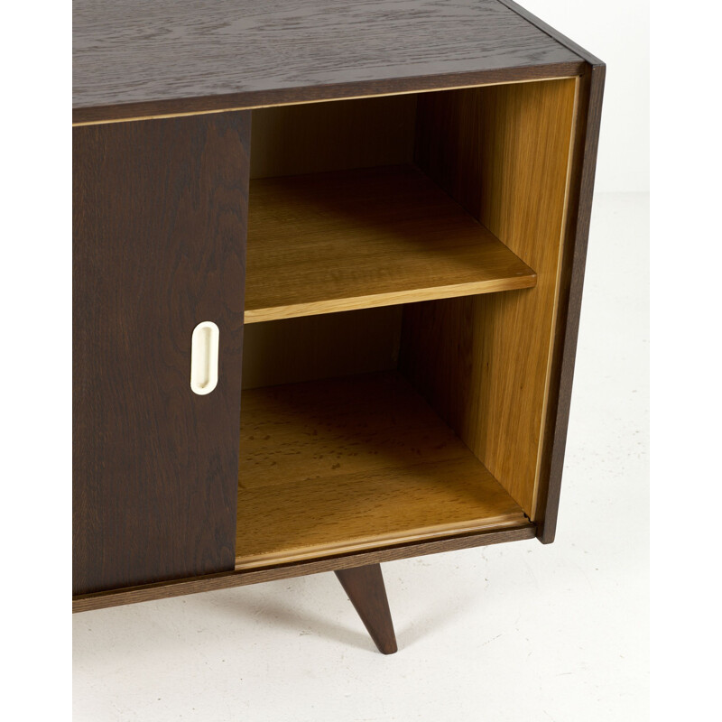 Vintage eiken dressoir U-452 van Jiří Jiroutek voor Interier Praha, Tsjecho-Slowakije 1960