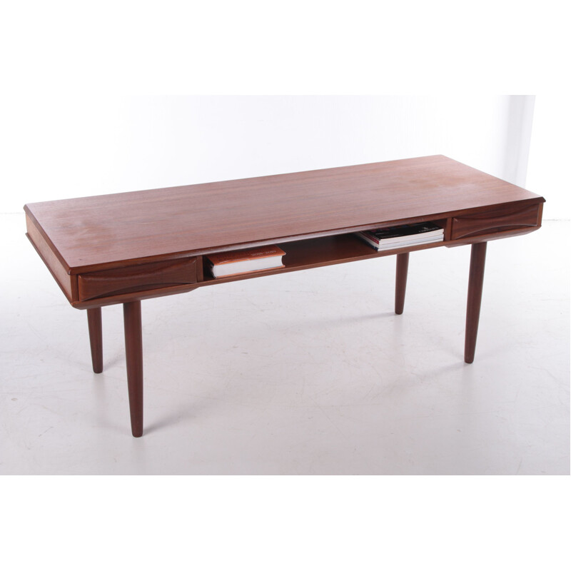 Vintage teakhouten bureau van Dyrlund, Denemarken 1960