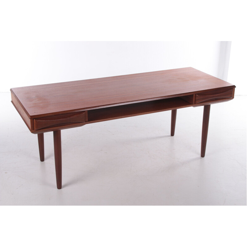 Vintage teakhouten bureau van Dyrlund, Denemarken 1960