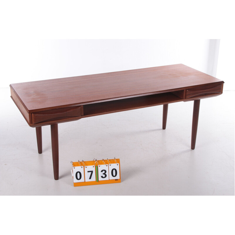 Scrivania vintage in teak di Dyrlund, Danimarca 1960