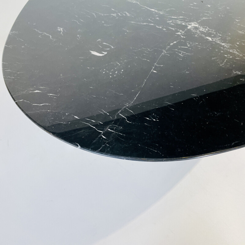 Table ovale vintage en marbre noir Marquina par Eero Saarinen pour Knoll Studio