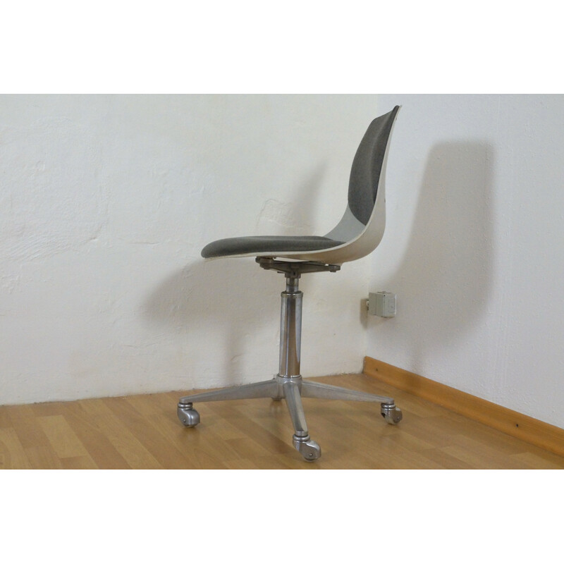 Wilkhahn swivel chair with fiberglas shell - 1960s