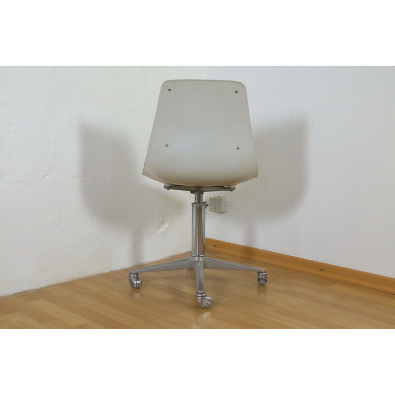 Wilkhahn swivel chair with fiberglas shell - 1960s