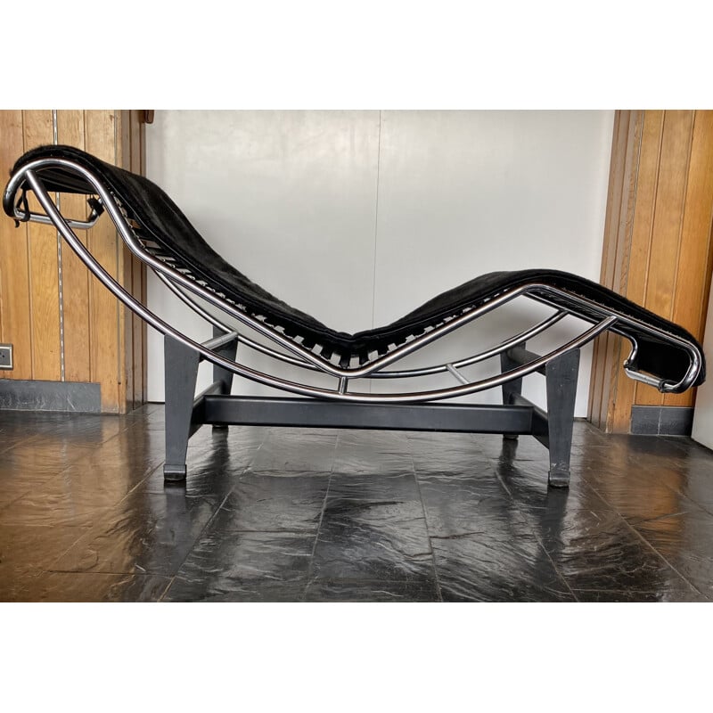Vintage LC4 lounge chair by Le Corbusier for Casina