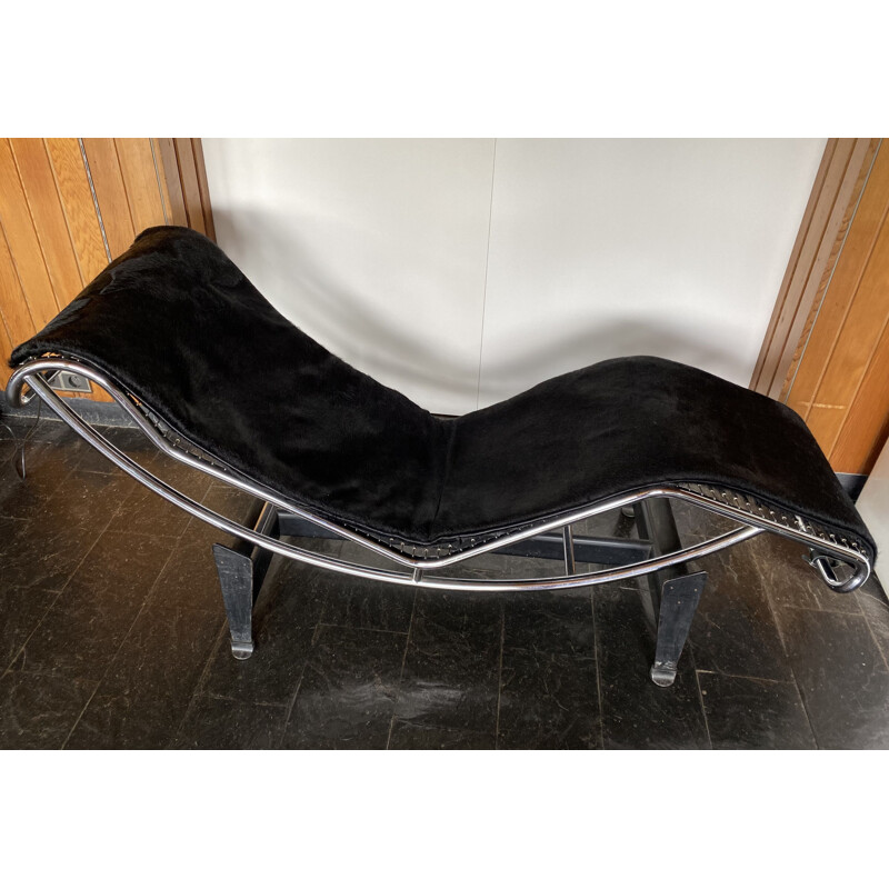 Vintage LC4 lounge chair by Le Corbusier for Casina