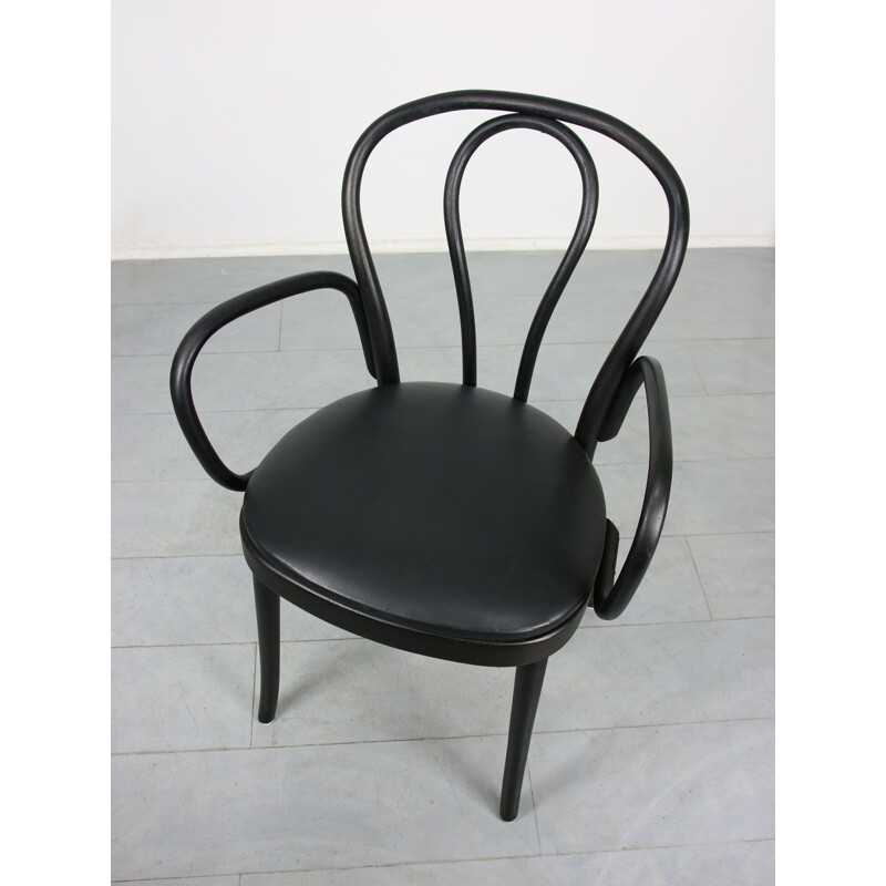 No.18 sedia vintage in pelle nera con braccioli di Michael Thonet