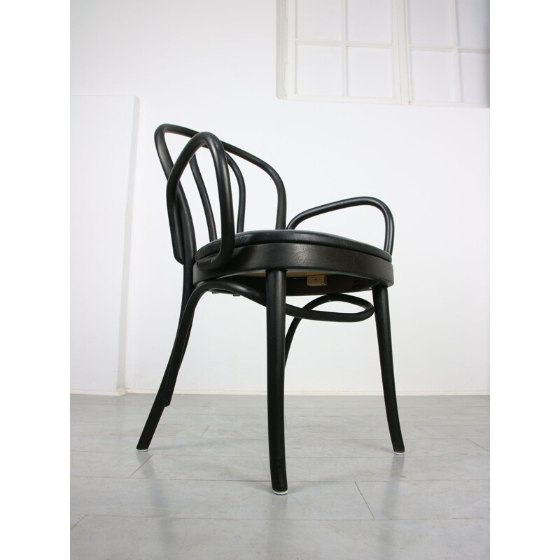 No.18 vintage stoel in zwart leer met armleuningen van Michael Thonet