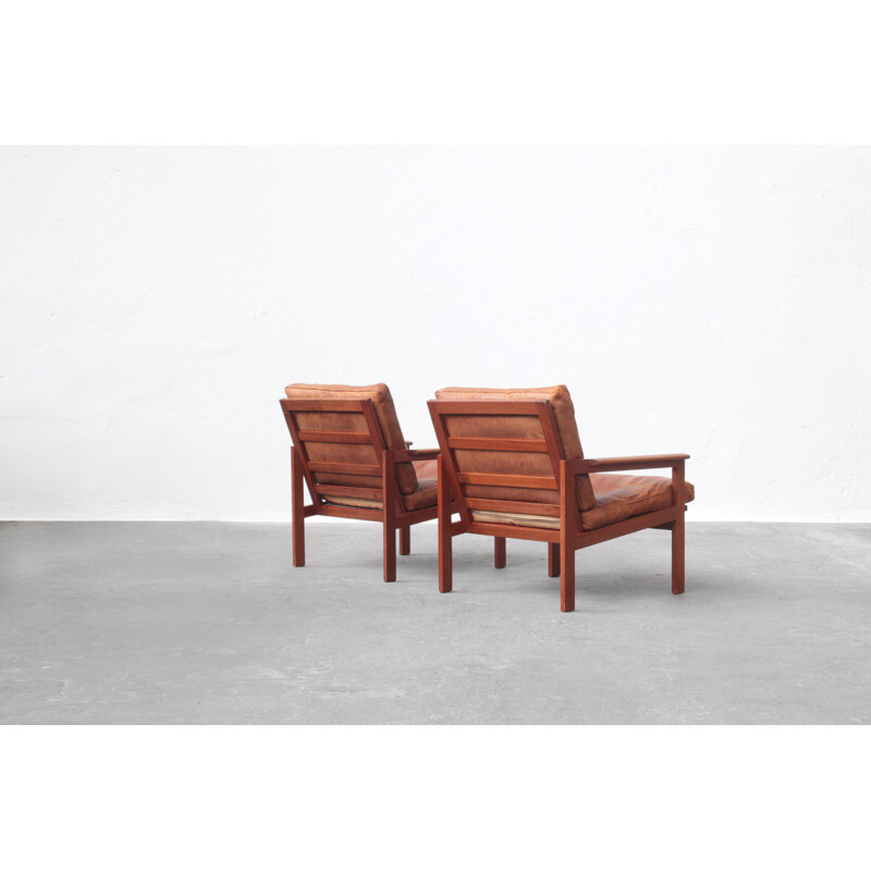 Paire de fauteuils vintage en cuir et bois de teck par Illum Wikkelsø pour Niels Eilersen, danois 1960