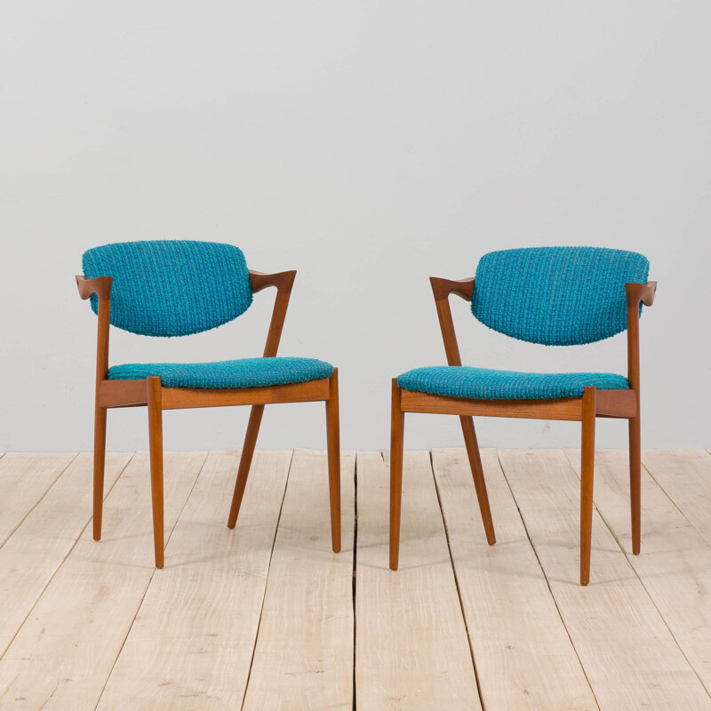 Paar vintage 42 teakhouten stoelen met originele blauwe bekleding van Kai Kristiansen, Denemarken 1960