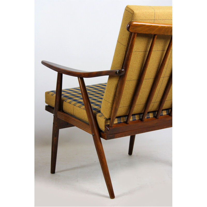 Paire de fauteuils boomerang vintage en bois avec coussins à carreaux double face par Ton, Tchécoslovaquie 1970