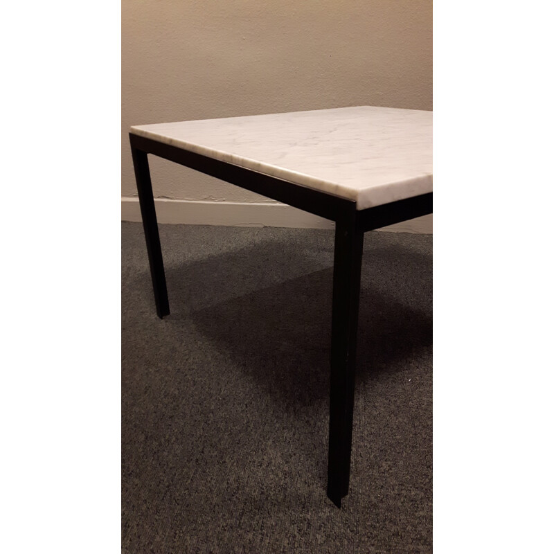 Square Knoll "T Angle" coffee table in marble and black metal, Florence KNOLL - 1960s