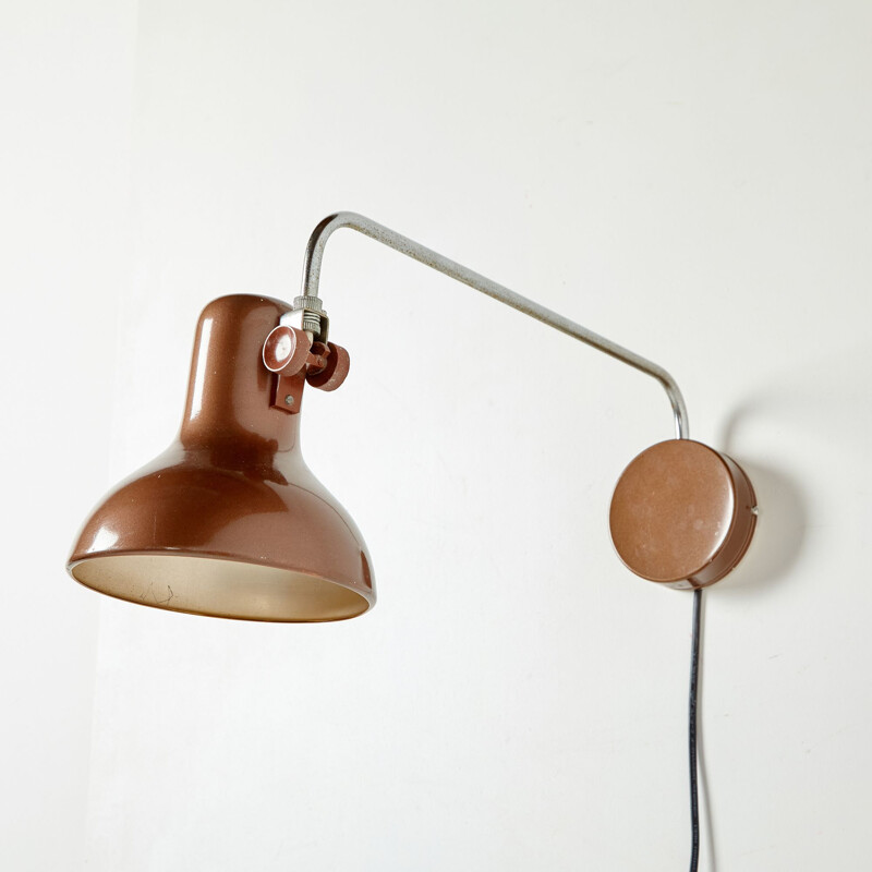 Lampada da parete in metallo marrone con paralume regolabile