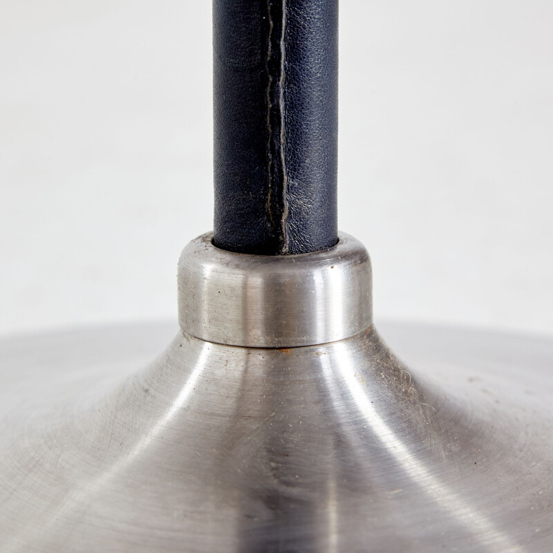 Lampadaire vintage en métal avec abat-jour ondulé et cuir noir