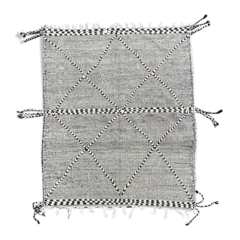 Vintage Berber Kilim wool rug, Morocco 2021