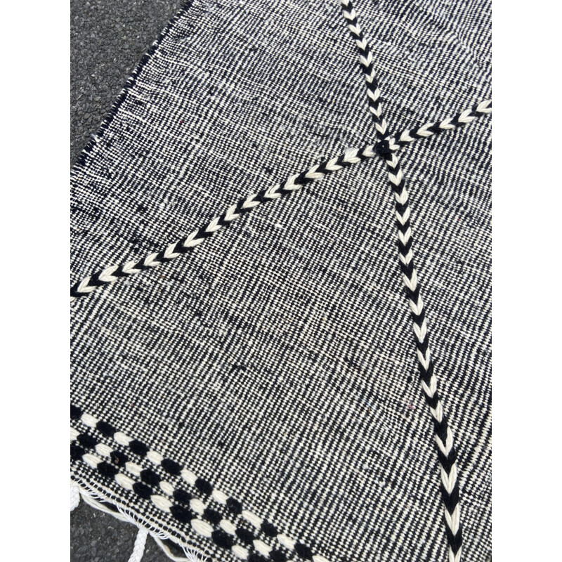 Vintage Berber Kilim wool rug, Morocco 2021