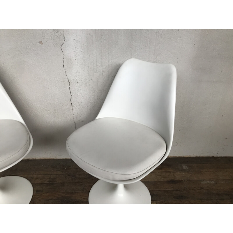 Pair of vintage tulip chairs by Eero Saarinen for knoll, 1970