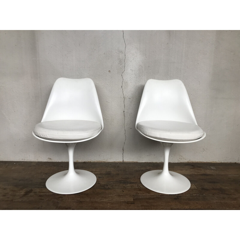 Pair of vintage tulip chairs by Eero Saarinen for knoll, 1970