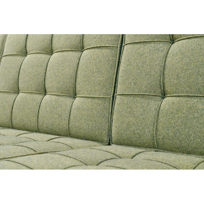 Knoll "67A" 3 seater sofa in pistache green fabric, Florence KNOLL - 1960s