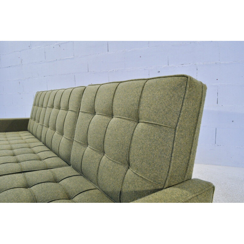 Knoll "67A" 3 seater sofa in pistache green fabric, Florence KNOLL - 1960s