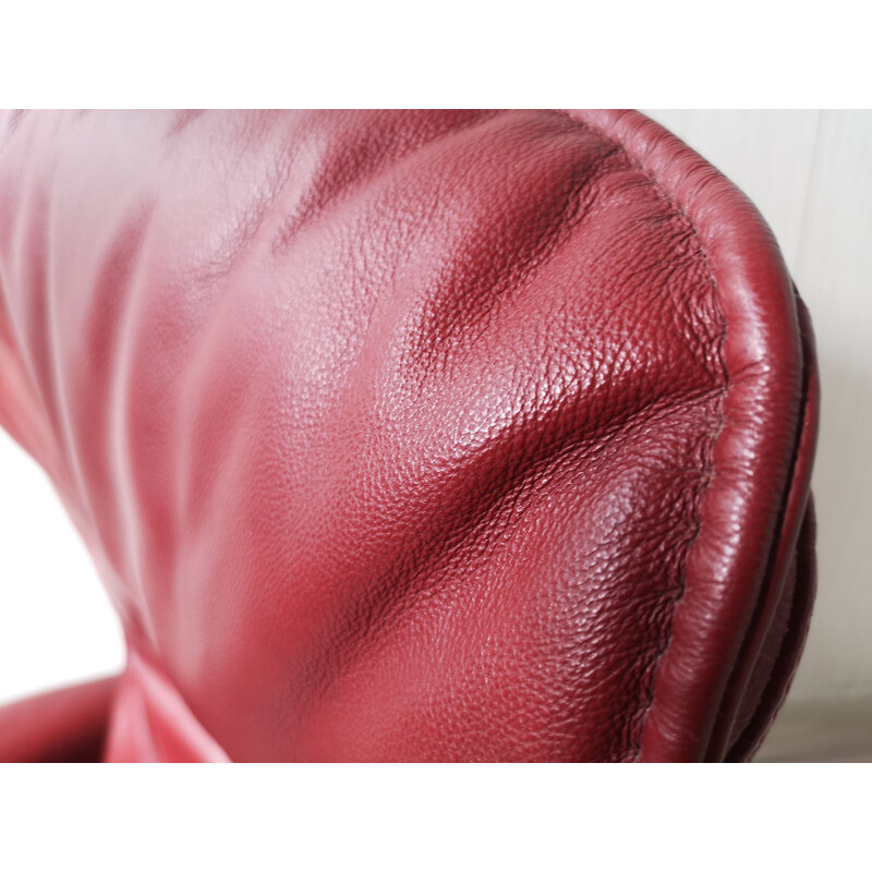 Vintage deep red leather lounge chair
