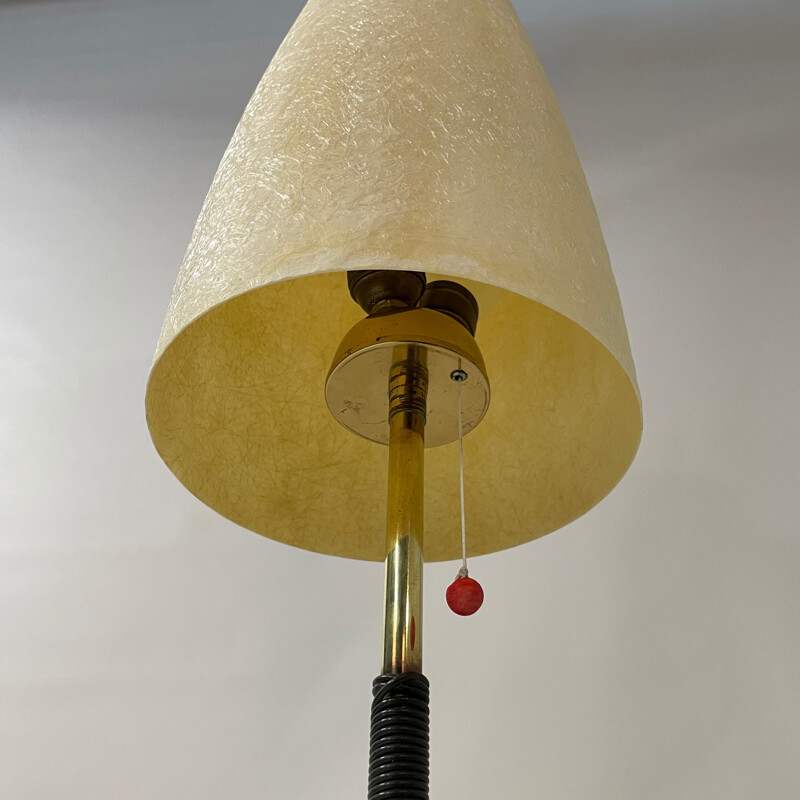 Lámpara de pie vintage con pantalla de fibra de vidrio, Alemania 1950
