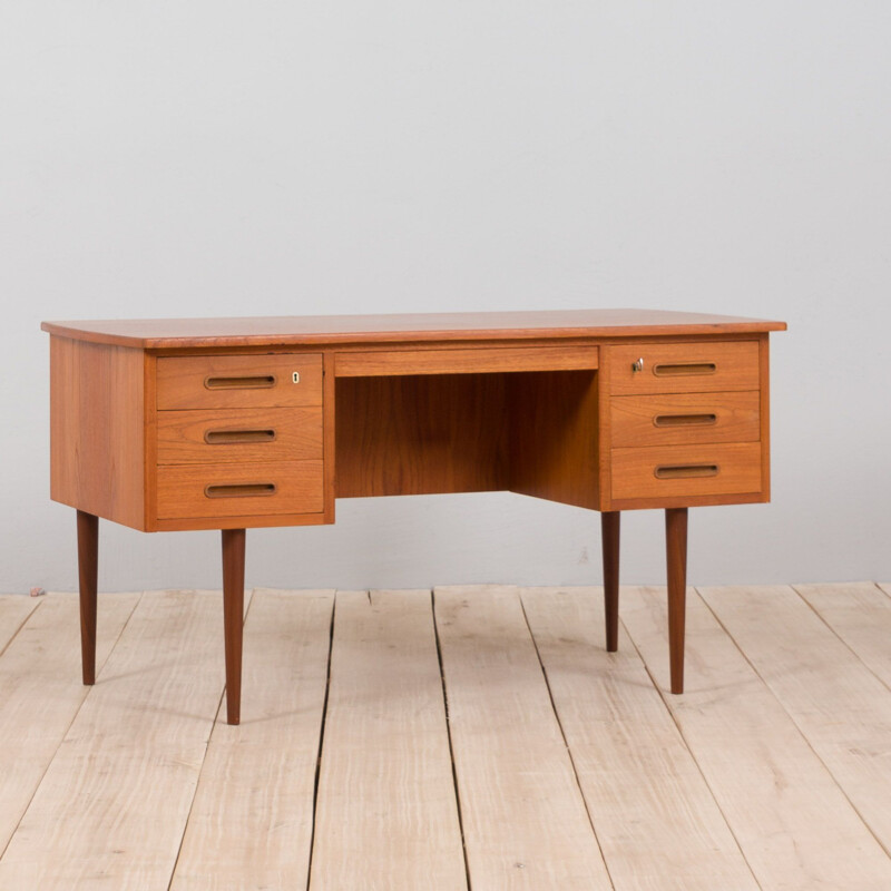Danish vintage free standing teak desk with curved top, 1960s