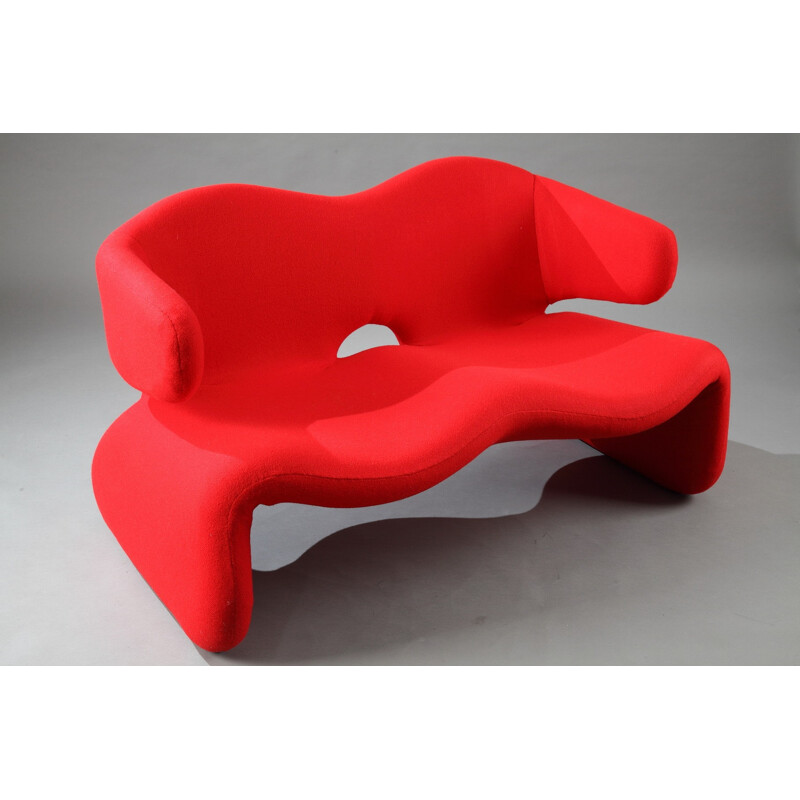 Reupholstered "Djinn" sofa in red fabric, Olivier MOURGUE - 1960s