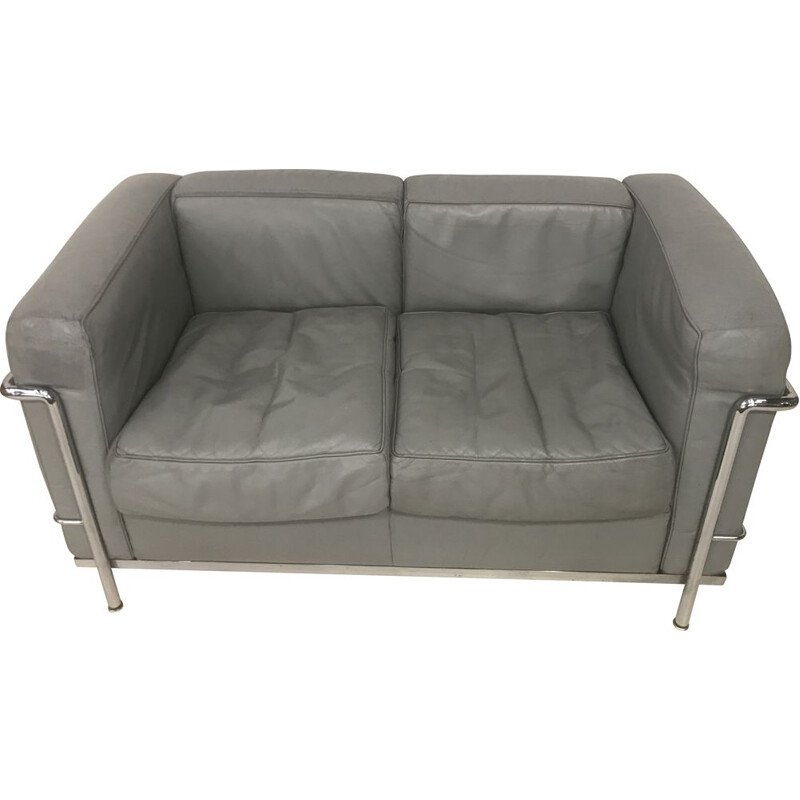 Sofá de época LC2 en cuero gris perla de Le Corbusier para Cassina, 1970