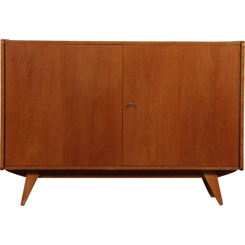 Buffet vintage en chêne modèle U-450 par Jiroutek pour Interier Praha, République tchèque 1960