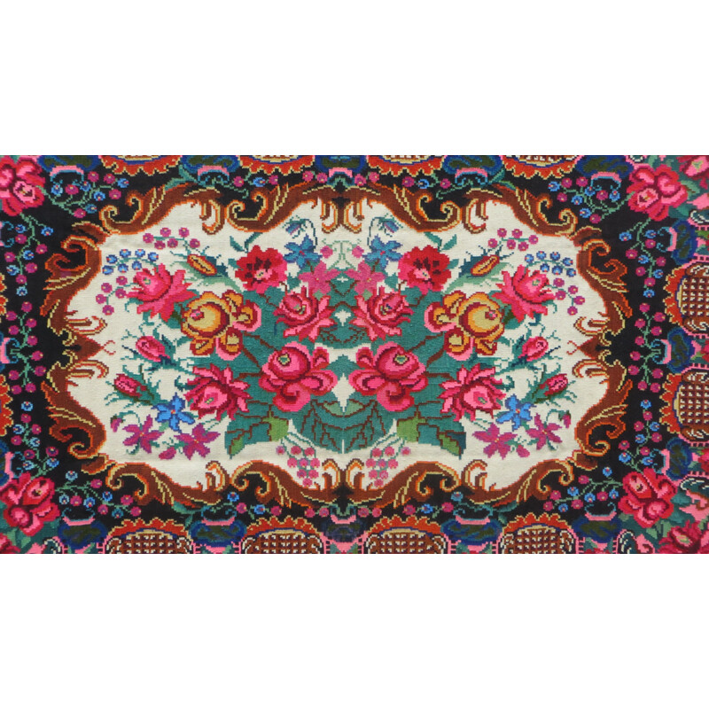 Tapis kilim en laine avec motifs floraux - 1970