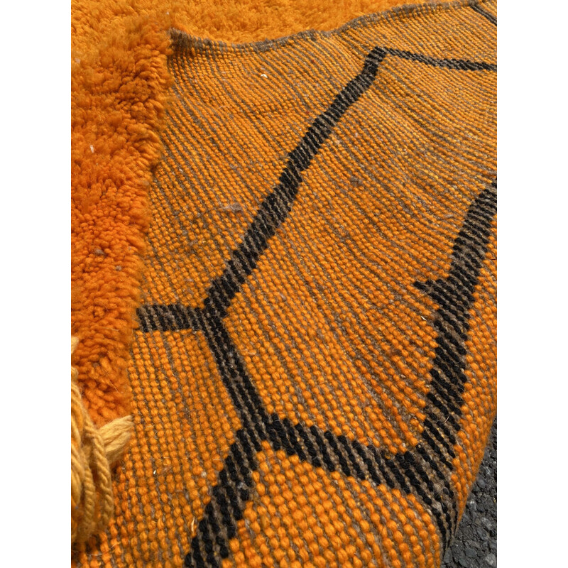 Modern vintage Berber m'rirt wool rug, Morocco 2021