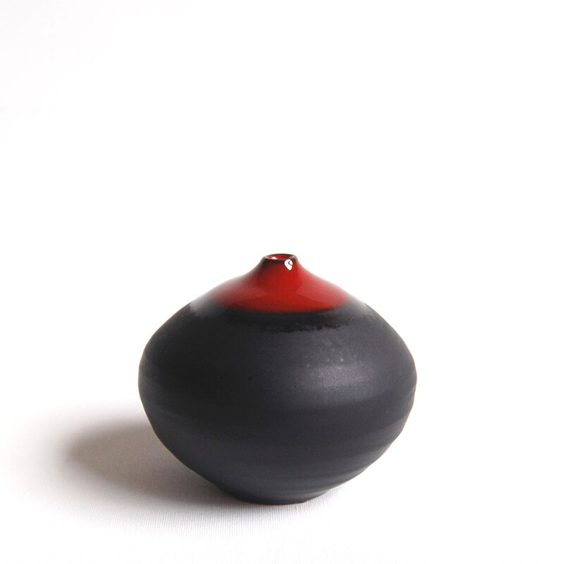 Soliflore vintage en céramique noire et rouge par Antonio Lampecco