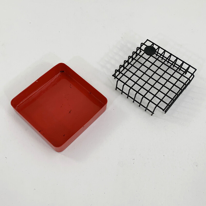 Vintage geometric metal wire ashtray, 1980s