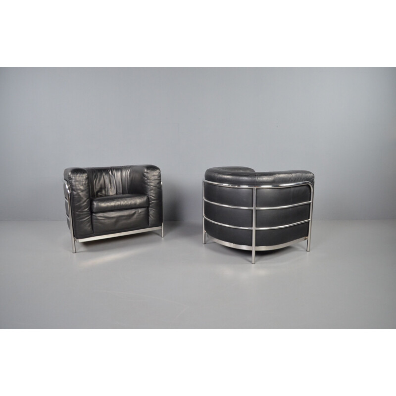 Pair of mid century "Onda" armchairs in black leather by De Pas, D'Urbino & Lomazzi for Zanotta,1990