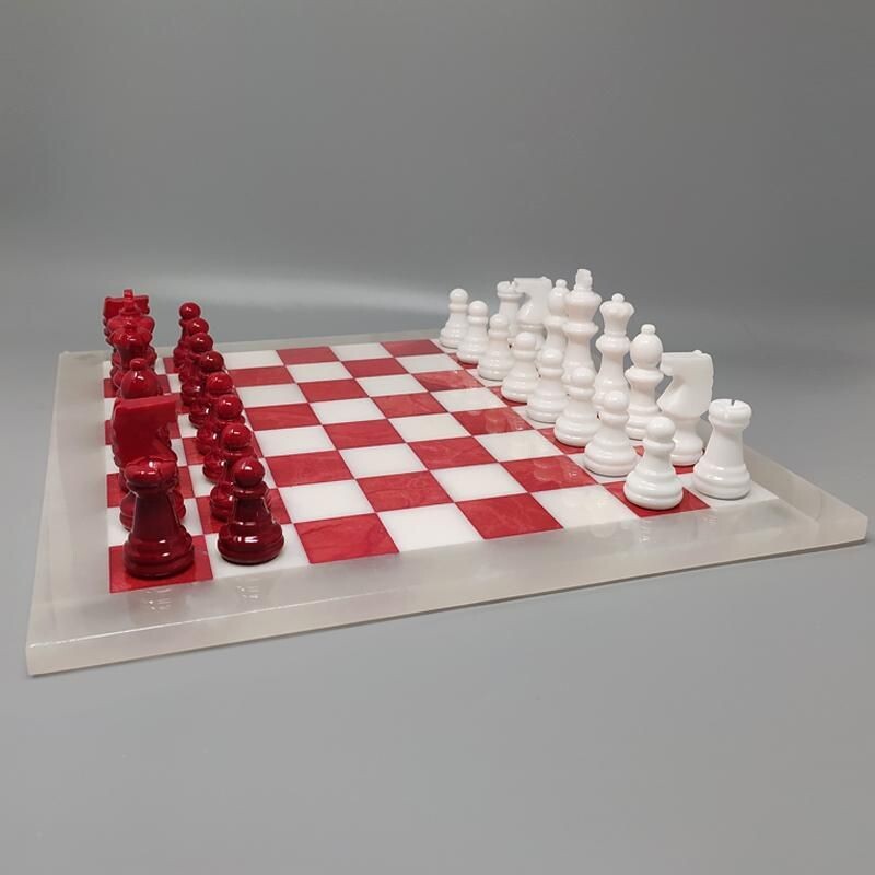 Jeu d'échecs vintage rouge et blanc en albâtre de Volterra fait à la main, Italie 1970