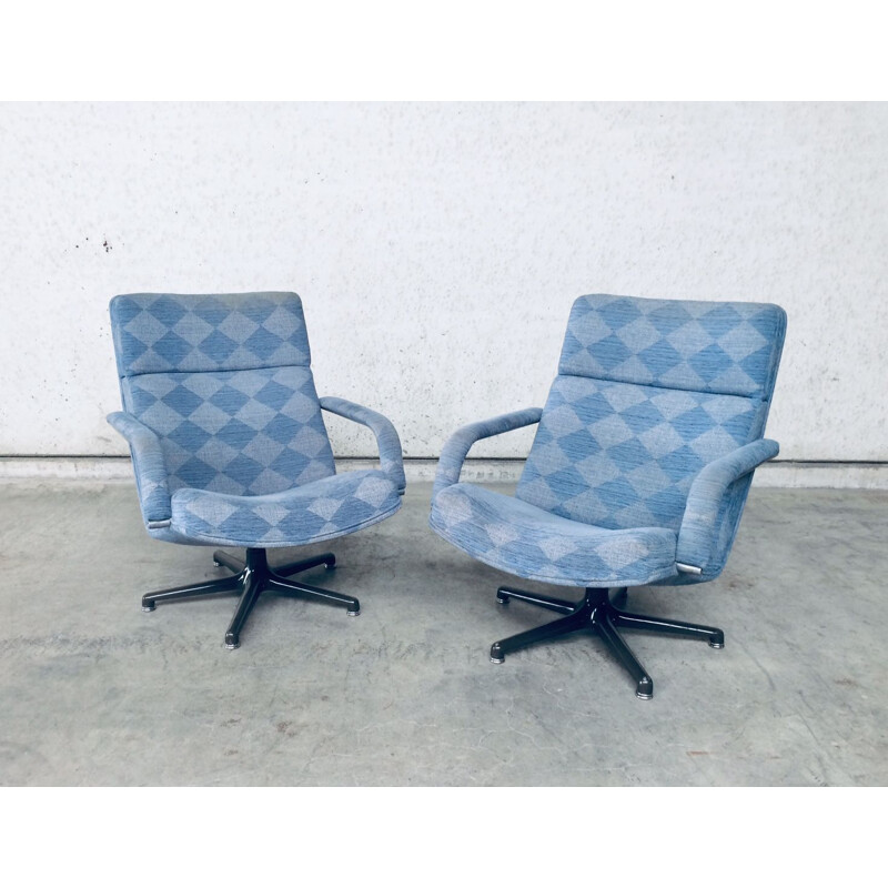 Pair of vintage F141 swivel armchairs by Geoffrey Harcourt for Artifort