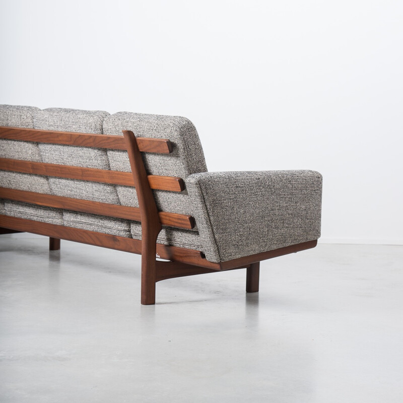 Getama "GE236/3" sofa in wool, Hans J. WEGNER - 1950s