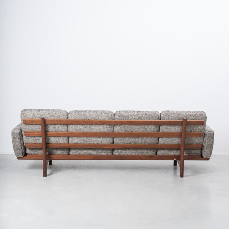 Getama "GE236/3" sofa in wool, Hans J. WEGNER - 1950s